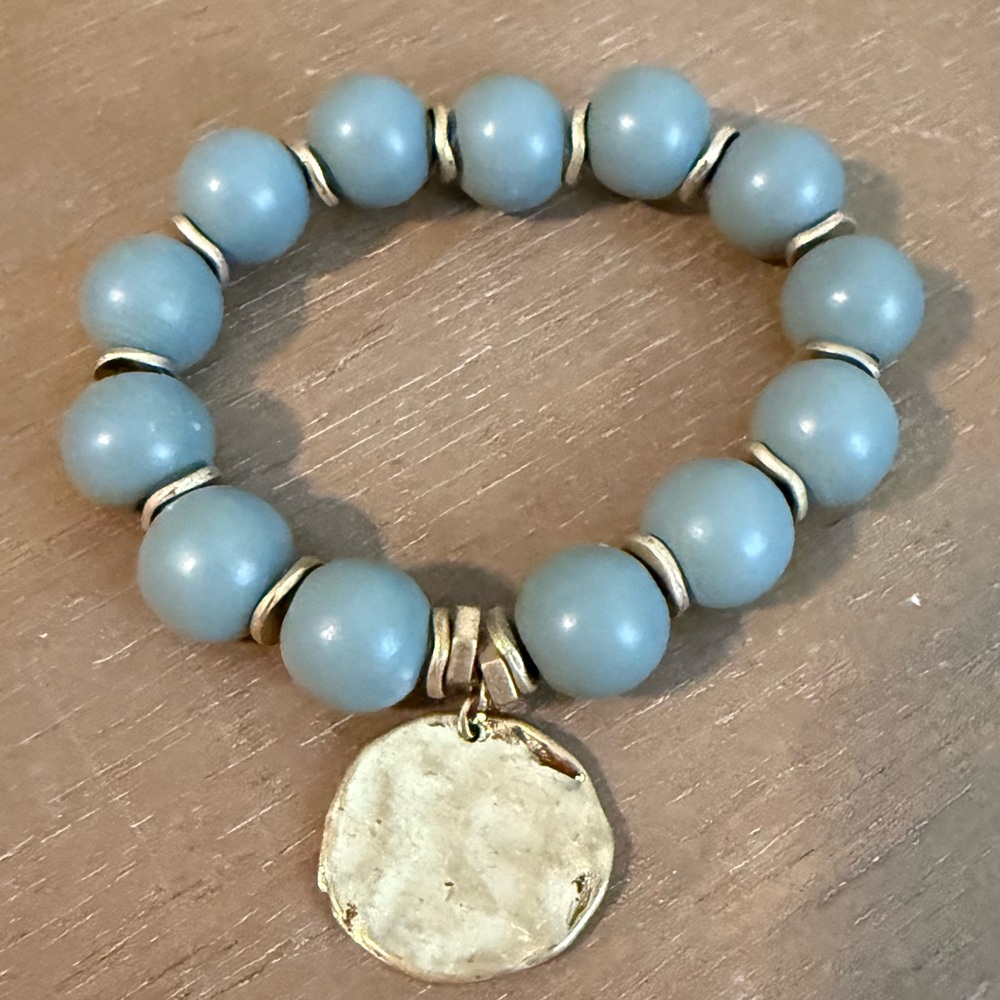 Bluish Grey Beaded‎ Bracelet with Gold Charm